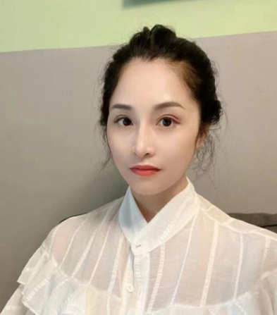 妩媚风骚的妍妍