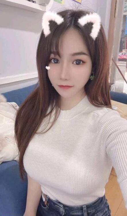 小姐姐比较小巧