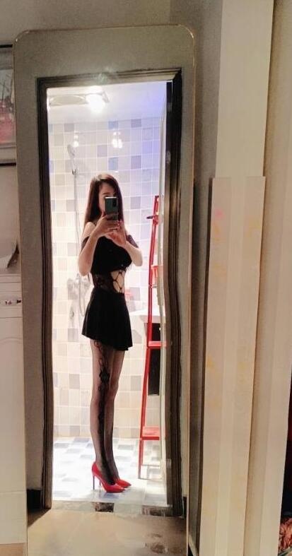 性感少妇大长腿