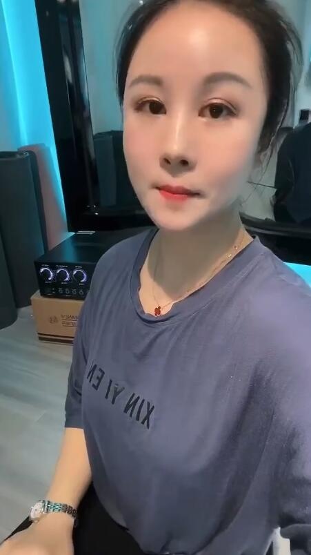 别墅区气质少妇