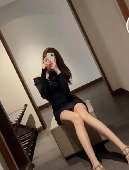 南海美腿轻熟女