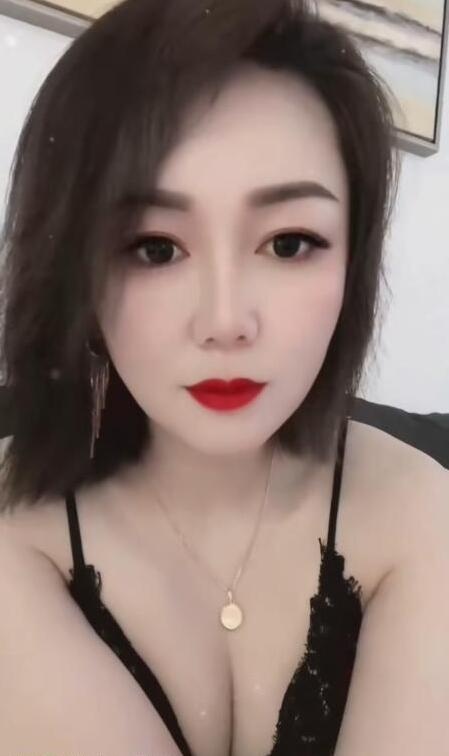 口活很好的骚妇