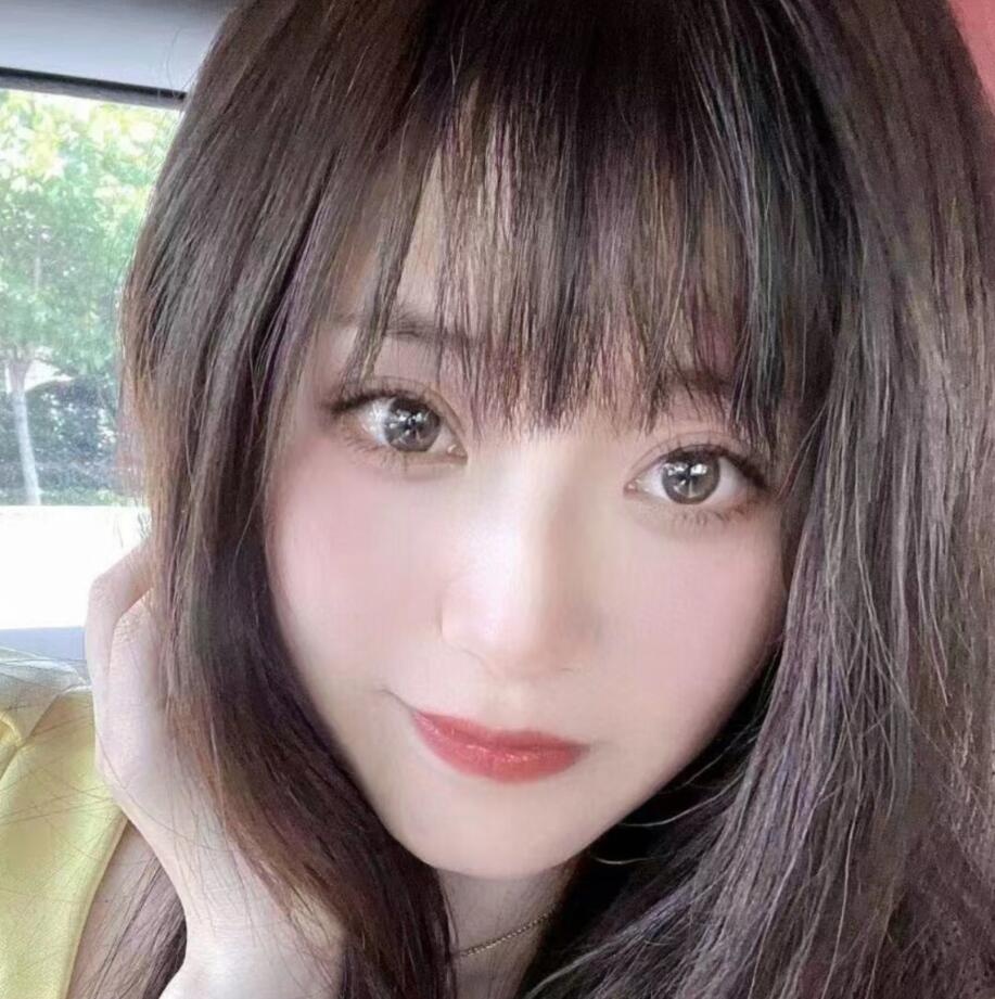 体验海珠瑜伽女人