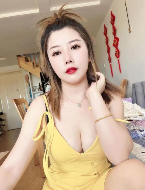 草房地铁甜甜