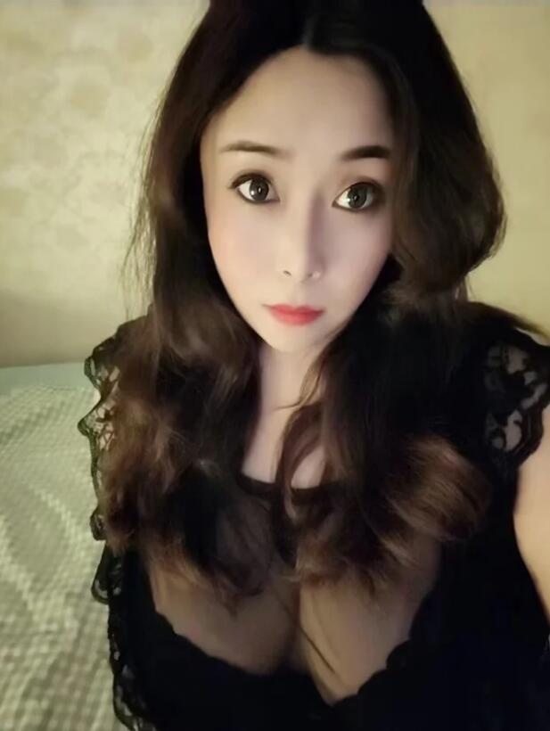 大奶大屁股骚妇