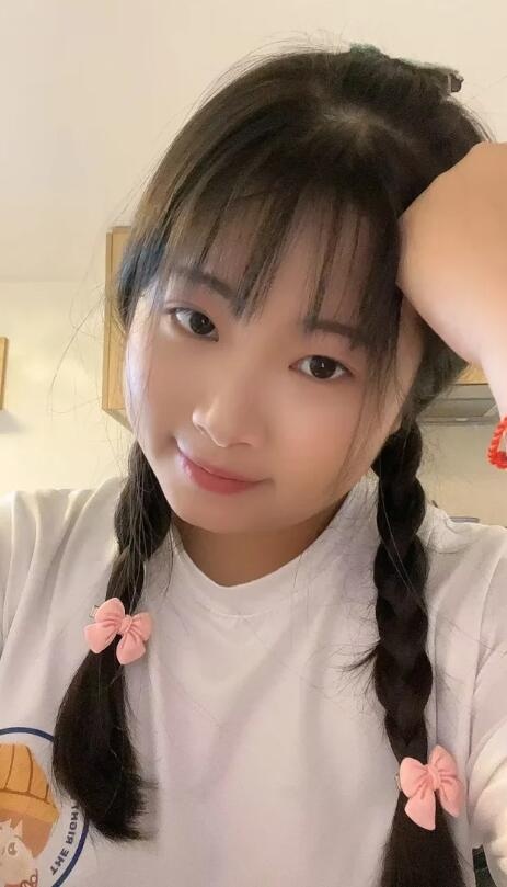 邻家小甜妹兜兜
