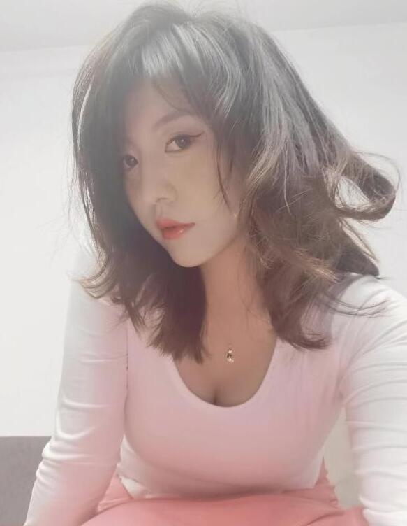 新人粉嫩依依
