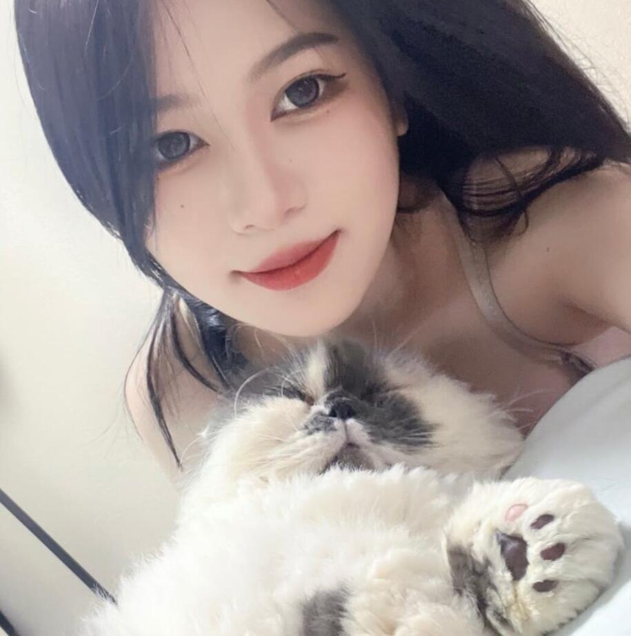 闷骚大胸少女
