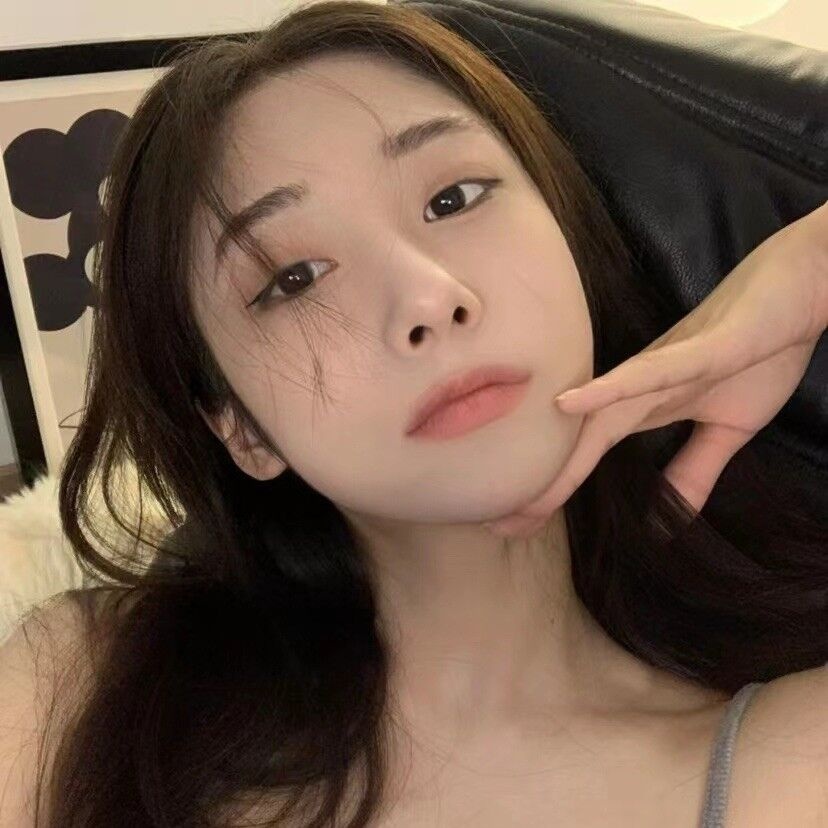  凤凰中心广场小辣妹