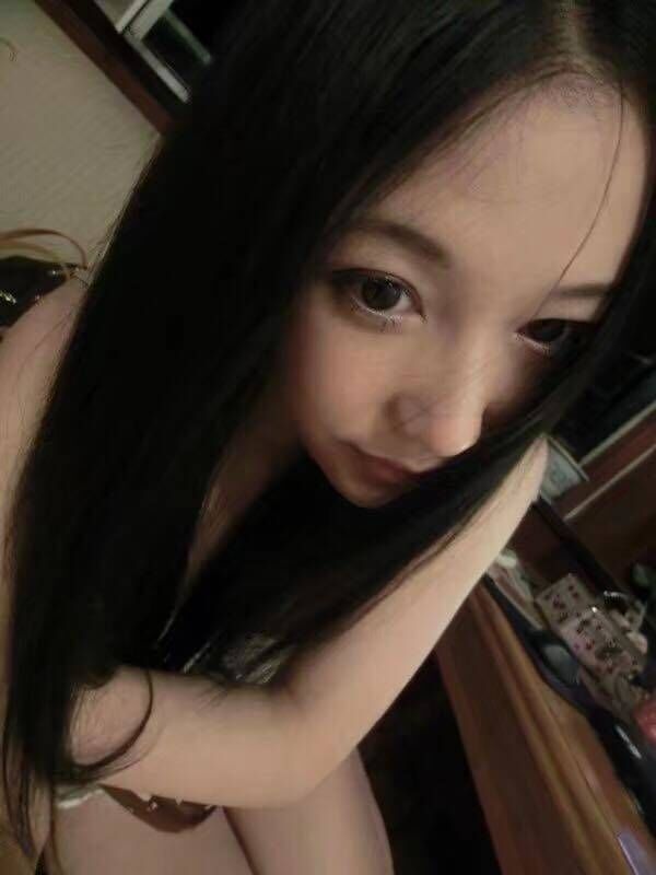 很骚的一位小妹 