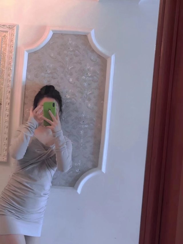 一个身材还可以的妹子