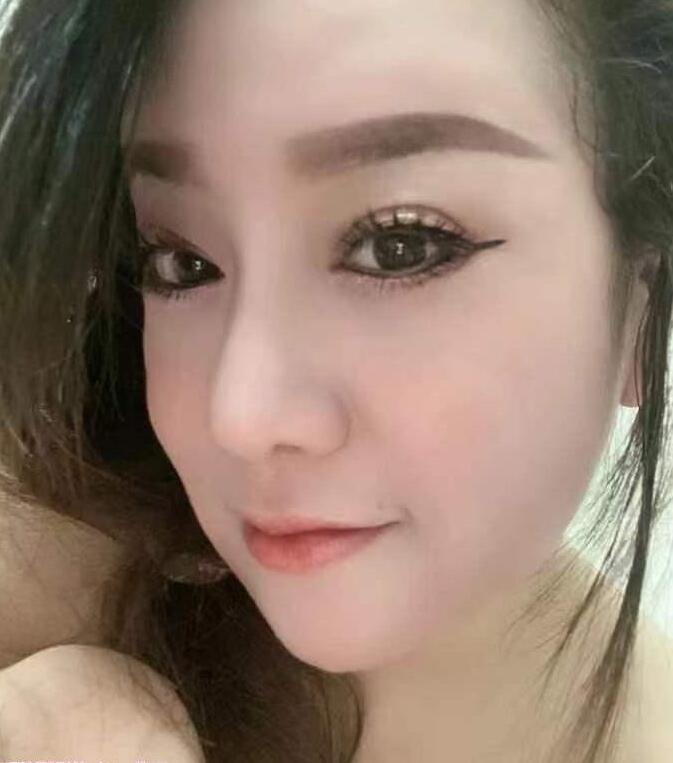 欣欣的胸很圆