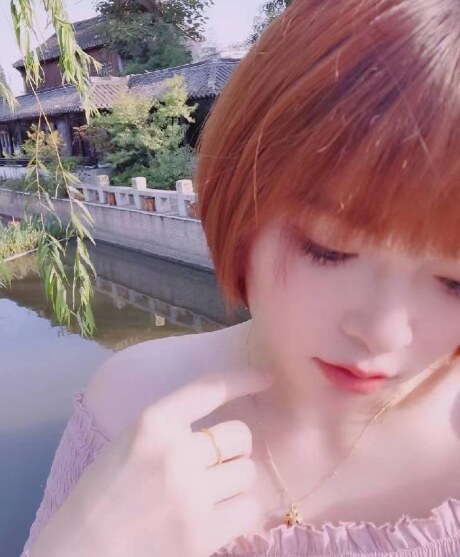 爆干短发美女