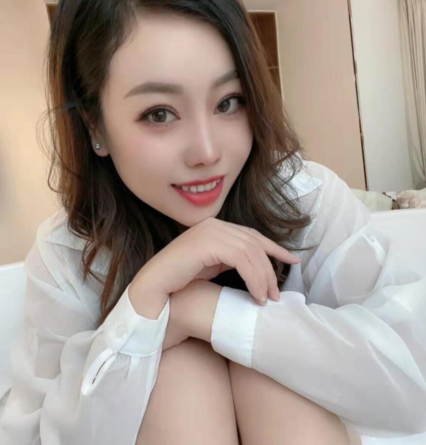 马甲线蜜桃臀美女