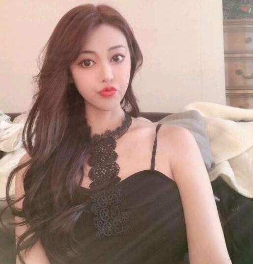 前凸后翘的牛市口妹妹