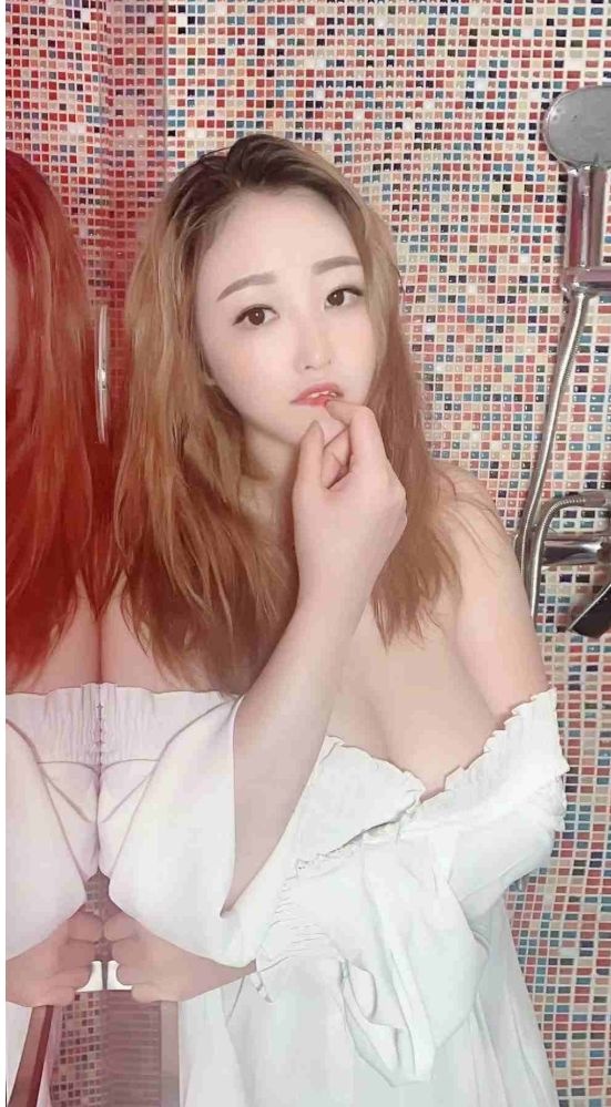 奶味十足的少妇甜甜