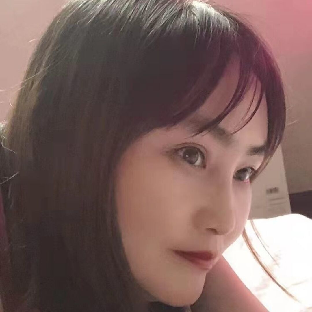  分享个美丽御姐