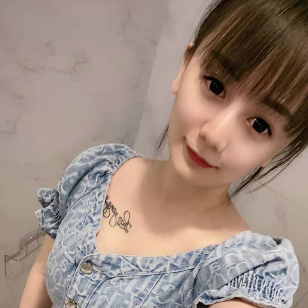 温柔邻居女孩