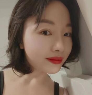 氛围感丝足朵儿