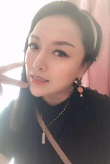 开发士多店老板娘