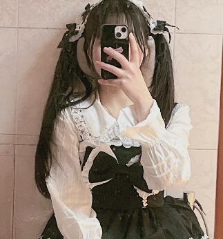 年轻妹子小七