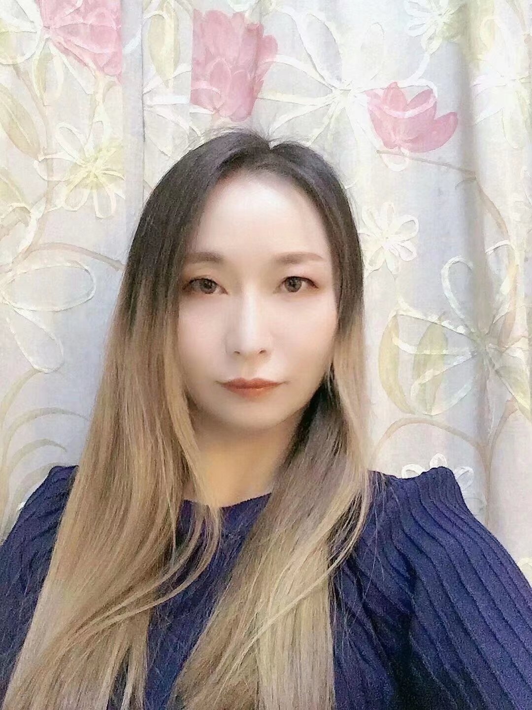 高挑丰满微微