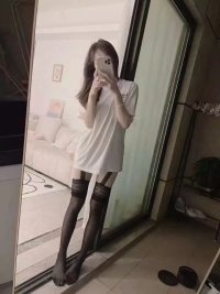 分享一个高颜值骚妹子