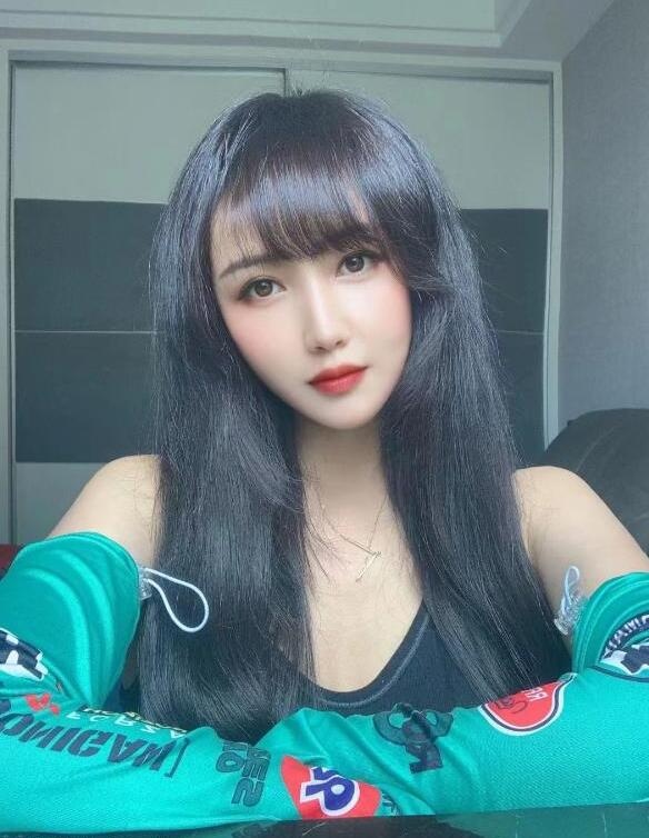 润叶服务型美女