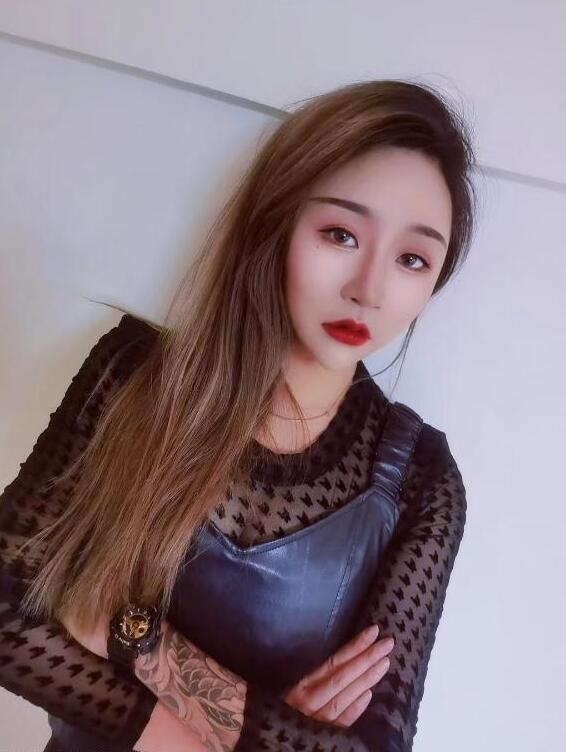 一字马美女等你来
