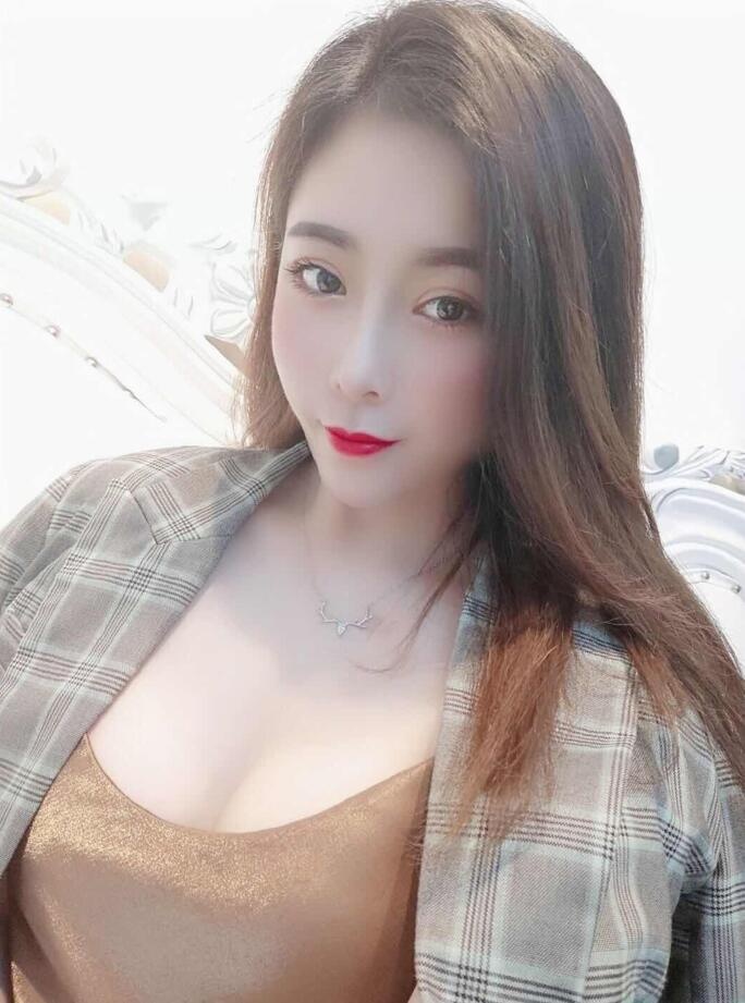 前凸后翘的身材