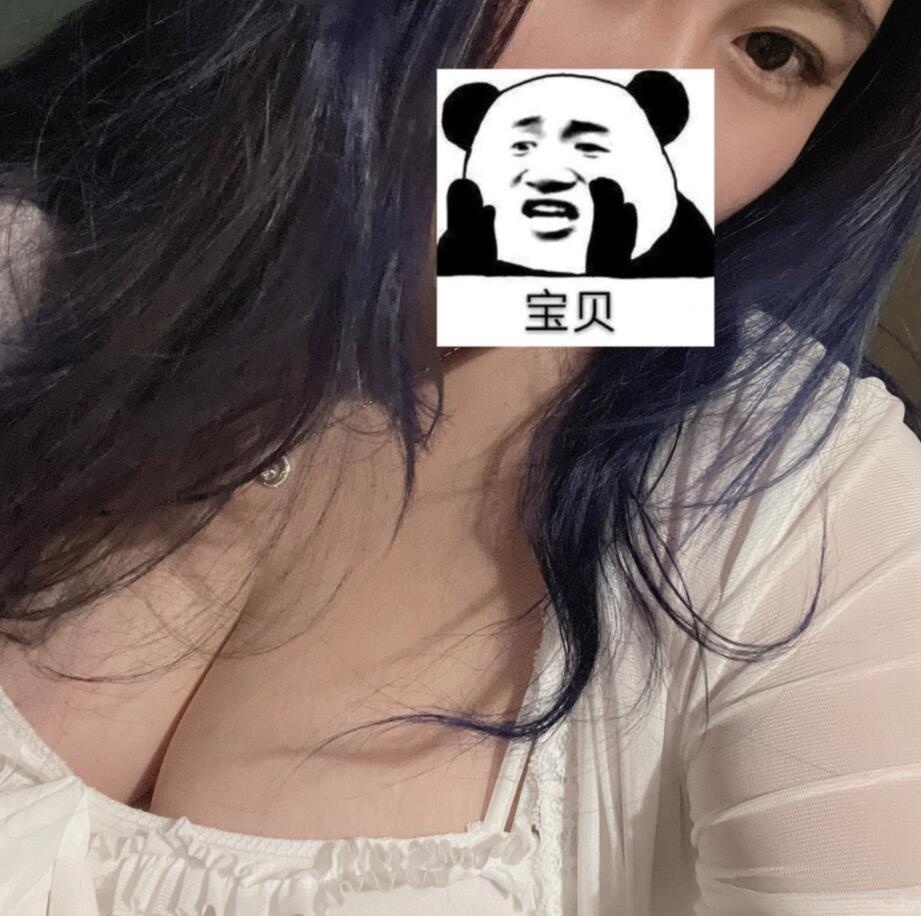 丰满肥臀少妇