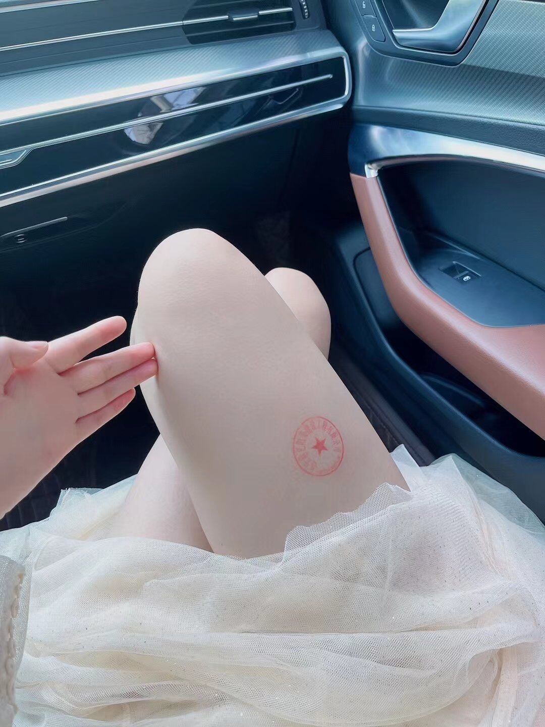 东欣大厦小美女