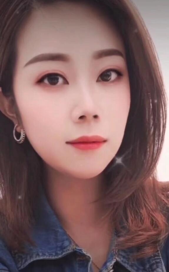 南坪妩媚气质女
