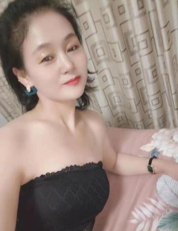 温柔笑笑