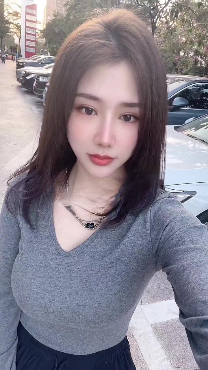 罗湖区大胸美女