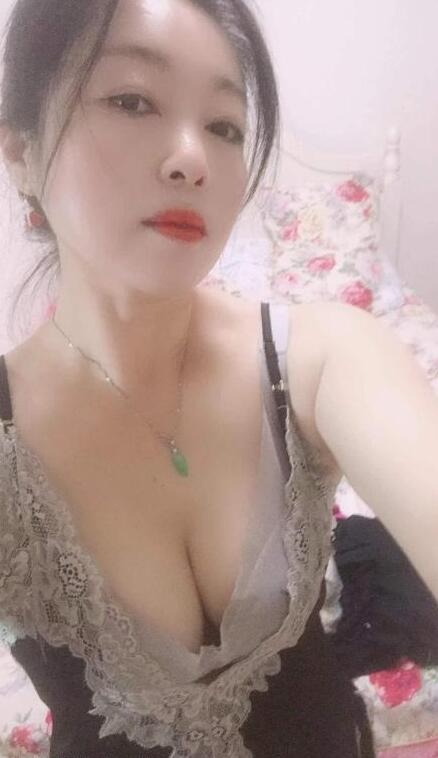 罗湖区胸大少妇
