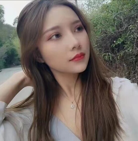 高颜值小美女