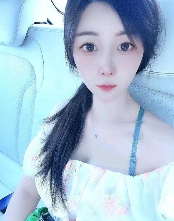 勾魂大眼睛