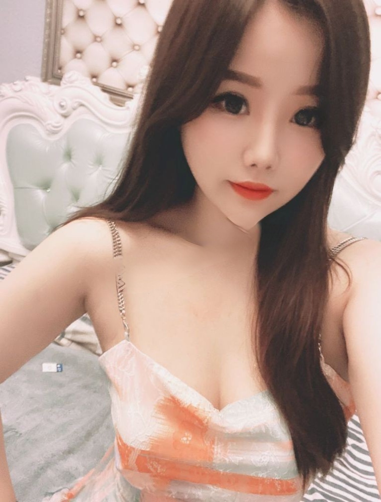 纯欲颜值系小姐姐