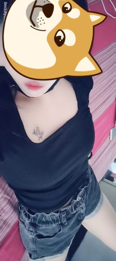 世贸天阶学生妹