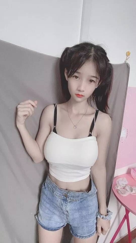 嫩妹萌萌 