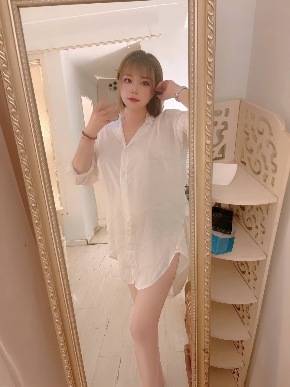肤白貌美的大胸妹