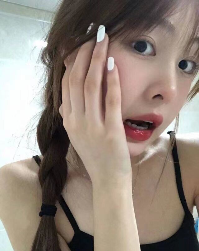 古灵精怪的可爱小女子
