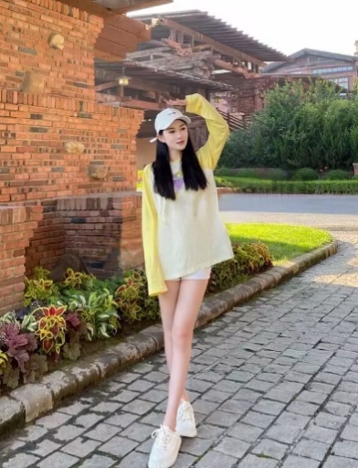 来上海不久的兼职小妹