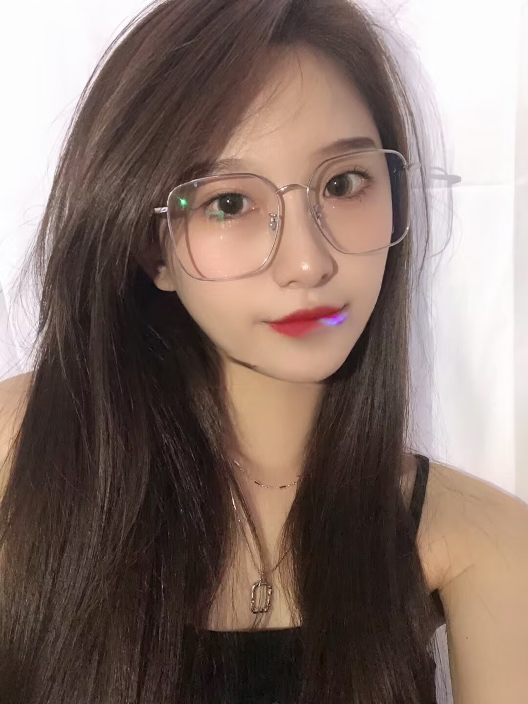  艳美的小学妹
