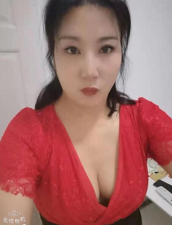 实惠泻火熟女
