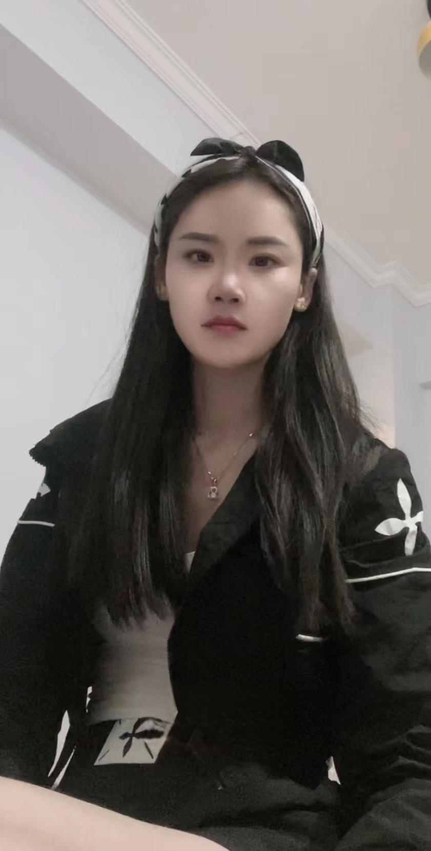 会跳艳舞的高挑楼凤