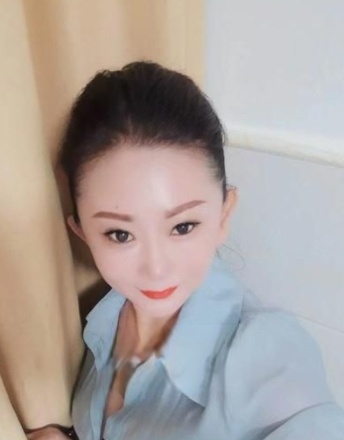 骚气十足大姐姐