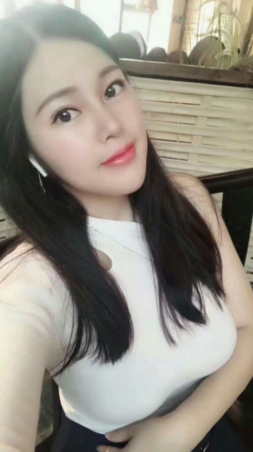 大灯美女玩的开