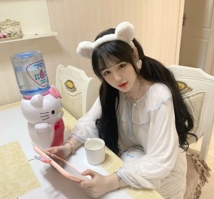 北京00后美院学生下海